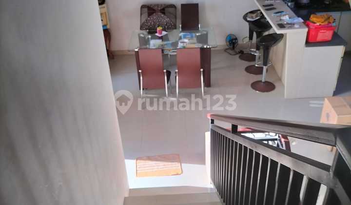 Di kontrakkan rumah pusat kota 5 menit ke living word 7