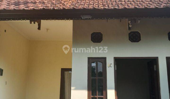 Disewakan rumah  lantai 2 lokasi renon 1