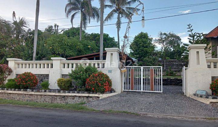 Di jual villa lokasi strategis Karangasem view pantai 2