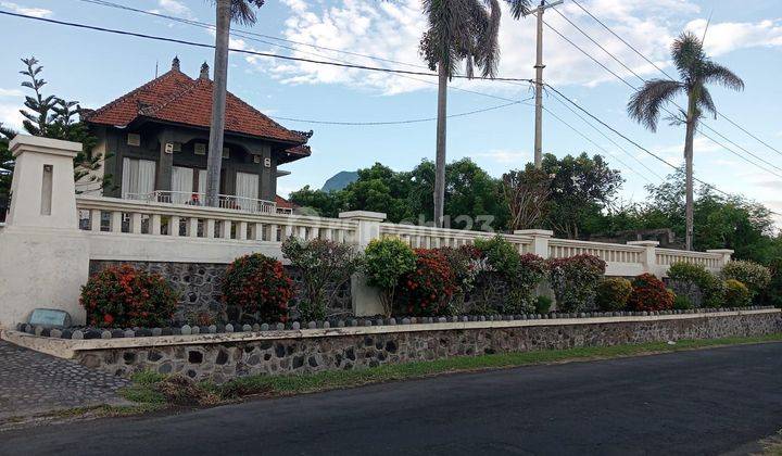 Di jual villa lokasi strategis Karangasem view pantai 1