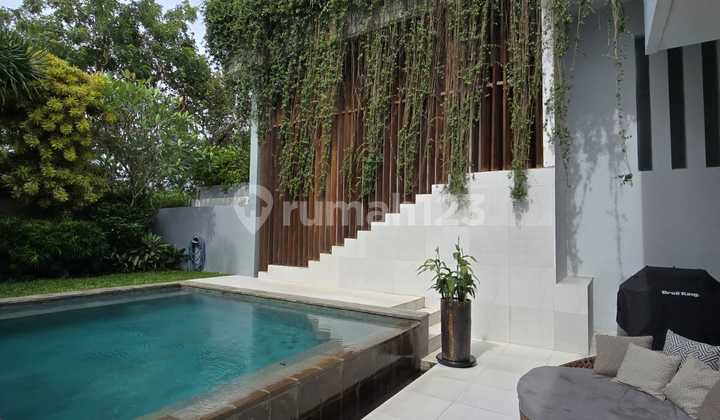 For Sale Tropical Luxury Villa Located in Jimbaran Badung Bali