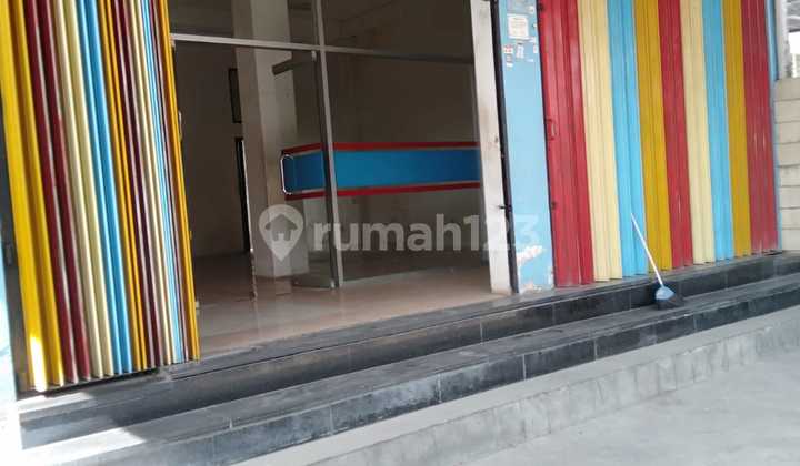 For Rent, 2nd Floor Shop House in West Denpasar with 6 Meter Road Access. For Rent, 2nd Floor Shop House in West Denpasar with 6 Meter Road Access.