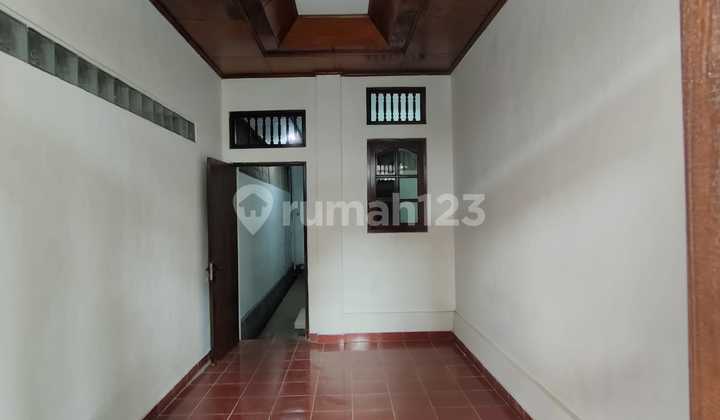 Disewakan Rumah Lantai 2 Lokasi Denpasar Timur Dekat Living Word 2