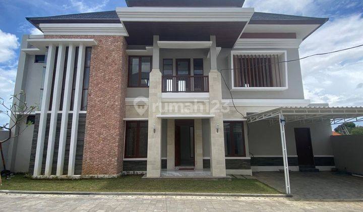 Rumah modern dalam kompleks di dekat pantai Sanur  1