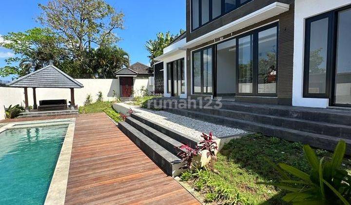  Villa Modern Selangkah Menuju Pantai Di Pantai Berawa  2