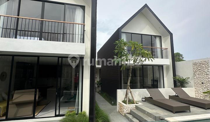 Modern Villa Selangkah Menuju Pantai Saba
