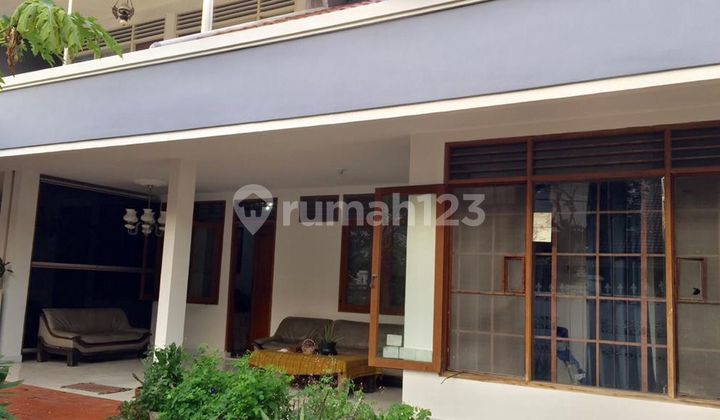 Jual Rumah Area Senopati. Lt.350/Lb.400. 5Br. SHM. Harga 23,5M Jual Rumah Area Senopati. Lt.350/Lb.400. 5Br. SHM. Harga 23,5M