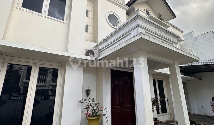 RUMAH KEBAYORAN BARU, LT 385, LB 400, 5KT, SWIMMING POOL, HANYA 23M
