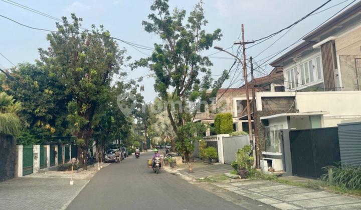 Rumah lokasi premium Jalan Cipaku. LT.422m²/LB.350m², harga 25M