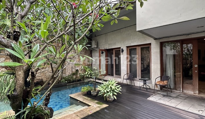 RUMAH KEBAYORAN BARU, LT 726, LB 564, HALAMAN LUAS dan ASRI, SWIMMING POOL, 6KT, HARGA 52M