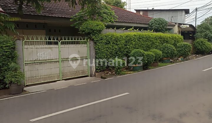 Jual Rumah Lokasi Pejompongan ,Cocok Utk Kost, LT 187/Lb 100, 3Kt, Hadap Timur, 6M, Dennis Wong - 0852xxxxxxxx Jual Rumah Lokasi Pejompongan ,Cocok Utk Kost, LT 187/Lb 100, 3Kt, Hadap Timur, 6M, Dennis Wong - 0852xxxxxxxx