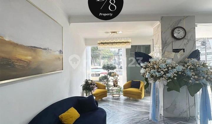 Jual Building Kebayoran Baru,Selesai Renovasi,4 Lt, LT 371 / LB 1100, Lift, SHM, Parkir Luas, Harga 55 M, Dennis Wong - 0852xxxxxxxx