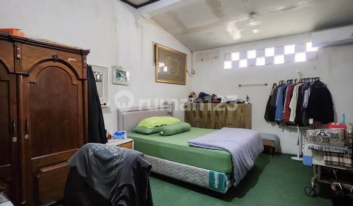 FOR SALE OLD HOUSE, LAND AREA CALCULATION IN CIPETE COMPLEX, FLOOD-FREE, LAND SIZE 255, BUILDING SIZE 110, 3 BEDROOMS, 2 BATHROOMS, HOOK POSITION, PRICE 6M. 2