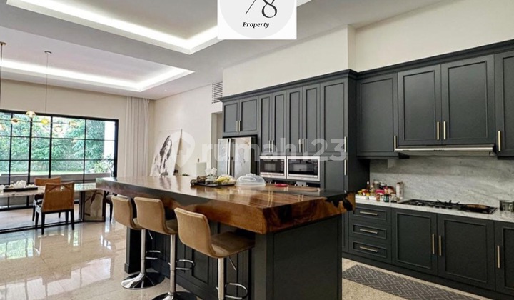 LUXURY HOUSE Keb. Baru. Land 680/Building 820. 5BR. 5Bath. 3Floors. Price 34M 2