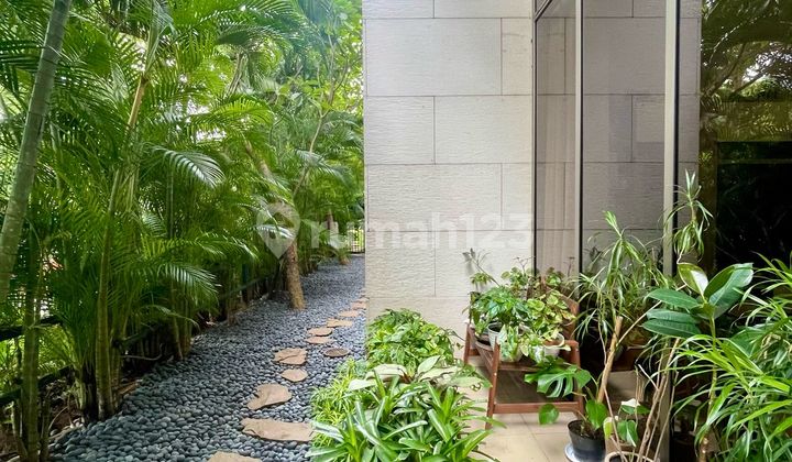 APT THE PAKUBUWONO SPRING, LANGKA, 440m2. 4BR. Harga 18,5M