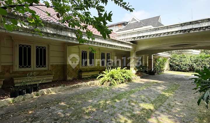 Rumah Menteng. Lt.1405/Lb.1000. 5Br. 5Bath. SHM. Harga 140M Rumah Menteng. Lt.1405/Lb.1000. 5Br. 5Bath. SHM. Harga 140M