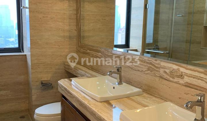 For Sale District 8 Apartment @Senopati. 4 Bedrooms + 1. 249 Square Meters. SHM. Price 17.5 Billion. 2