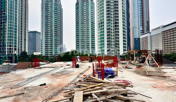 5-STORY BUILDING, SETIABUDI KUNINGAN AREA, SUITABLE FOR OFFICE, HOTEL, ETC., LAND AREA 426, BUILDING AREA 1800, SWIMMING POOL, PRICE 57M.