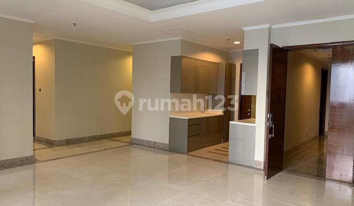 Dijual District 8 Apt. @Senopati. 4Br+1. 249Sqm. SHM. Harga 17,5M