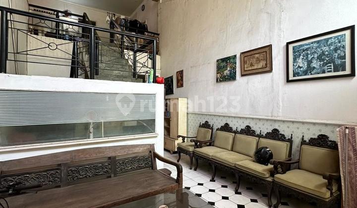 PROPERTI KOMERSIAL Area SENOPATI. LT.321/LB.200. 2Lt. Harga 18M. 2