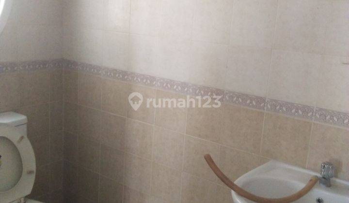 Rumah 2 Lantai Bagus, Rapih Dan Siap Huni di Legenda Wisata 18