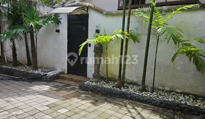 For Rent: Affordable Villa in Drupadi, Seminyak. Land Area 200M2. Price 300 Million Per Year