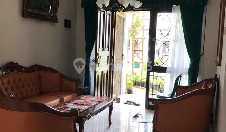 Rumah Luas Terawat di Wangsaputra Kota Baru Parahyangan