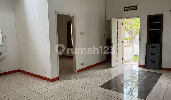 Well-Maintained Comfortable House in Jinggalaksana Kbp, Bandung