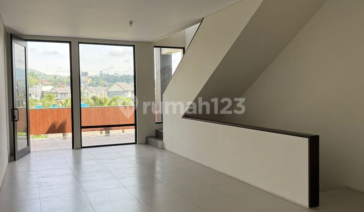 Very Strategic Shophouse in the Kbp Area, Kota Baru Parahyangan. Close to Whoosh Station and Padalarang Toll Road. Very Strategic Shophouse in the Kbp Area, Kota Baru Parahyangan. Close to Whoosh Station and Padalarang Toll Road.