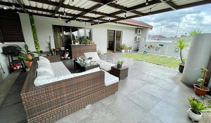 Rumah Semi Furnish, 3 Lantai Dengan Rooftop Cantik di Jl Garuda Bandung 2