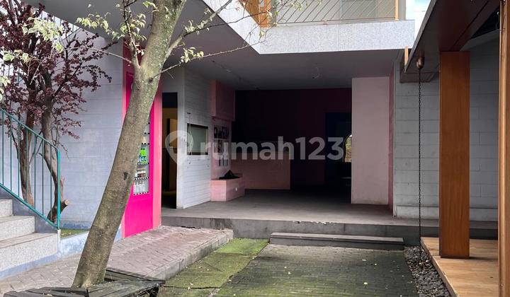 Commercial Space for Rent, Spacious, Flexible Layout, Strategic Location in Dago Area, Bandung City