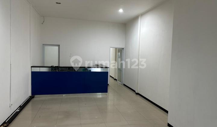 Ruko 3 Lantai di Karapitan – Siap Pakai, Lokasi Strategis Untuk Kantor, Tempat Usaha 1