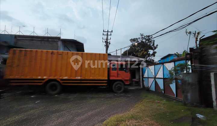 Warehouse / Strategic Business Space in Cibolerang - Large Truck Access, 25-Meter Front Width