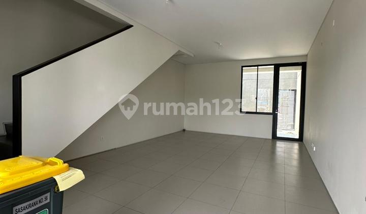 Very Strategic Shophouse in the Kbp Area, Kota Baru Parahyangan. Close to Whoosh Station and Padalarang Toll Road. Very Strategic Shophouse in the Kbp Area, Kota Baru Parahyangan. Close to Whoosh Station and Padalarang Toll Road.