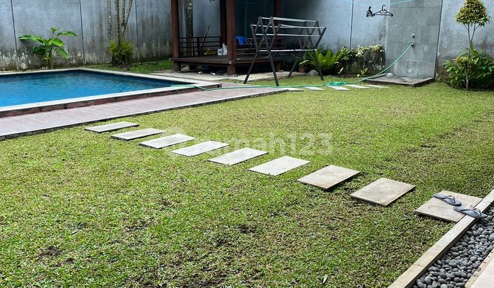 For Sale Comfortable House with Swimming Pool in Tatar Larangtapa KBP, Baru Parahyangan City. For Sale Comfortable House with Swimming Pool in Tatar Larangtapa KBP, Baru Parahyangan City.
