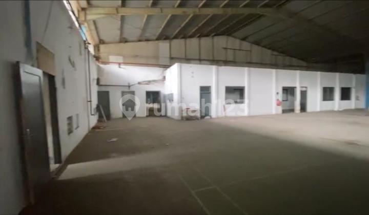 For Rent: Spacious Strategic Warehouse in Rancaekek, Bandung For Rent: Spacious Strategic Warehouse in Rancaekek, Bandung