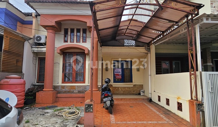 Rumah 1 Lantai Dekat Akses Tol di Taman Royal 2 Tangerang Rumah 1 Lantai Dekat Akses Tol di Taman Royal 2 Tangerang