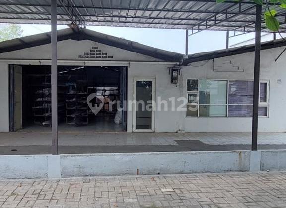 Good Warehouse 100 m2 SHM by the roadside in Cipondoh, Tangerang