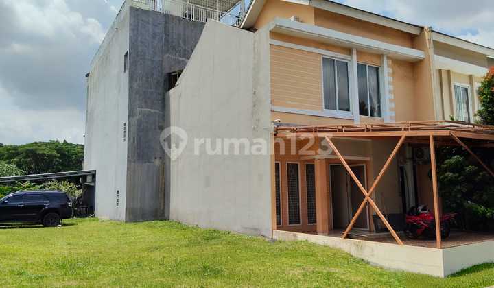 Bebas Banjir, Rumah, 2 Lantai, SHM, Siap Huni di Cluster Modernland