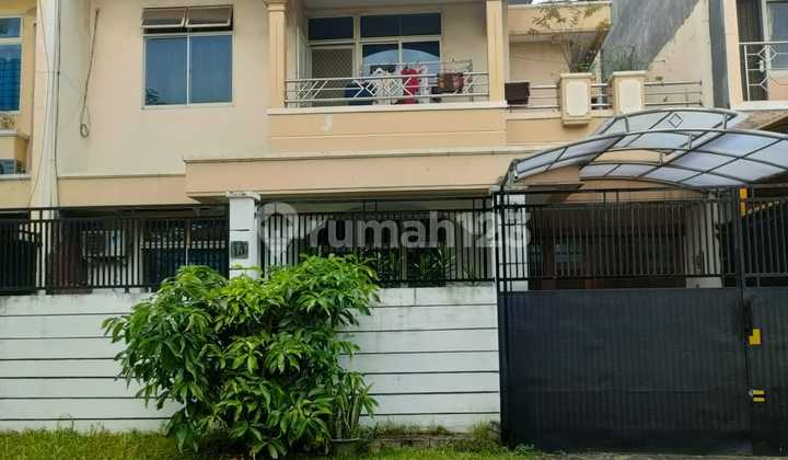 Rumah, 2 Lantai, SHM, Dekat Akses Tol di Taman Golf Modernland 1