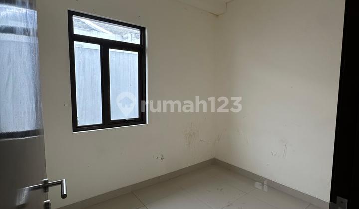 Disewakan Hunian Modern Minimalis di Cluster Padmagriya - Cocok untuk Keluarga Muda 2