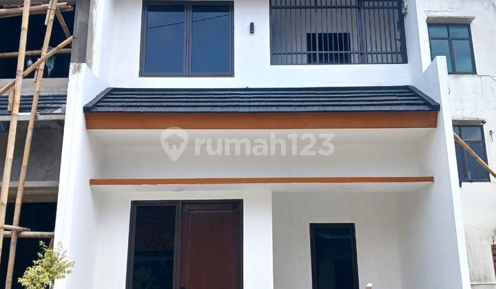 RUMAH 2 LANTAI ISTIMEWA BONUS LOGAM MULIA