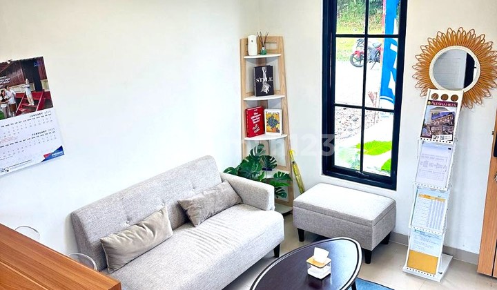 RUMAH MEWAH IDAMAN DEKAT KE JAKARTA SELATAN