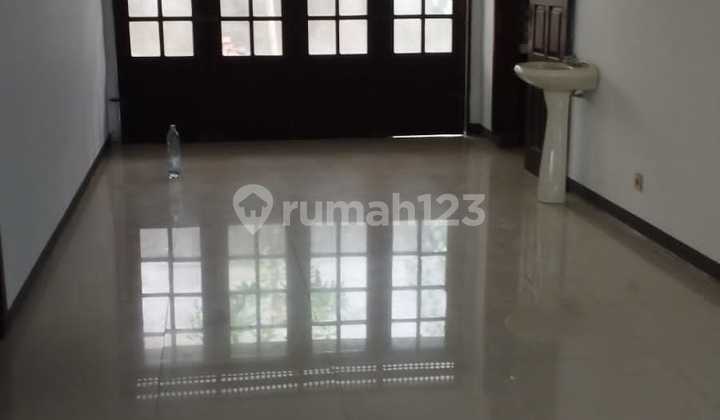 Well-Maintained & Ready-to-Occupy House in Antapani Wing, Bandung 2