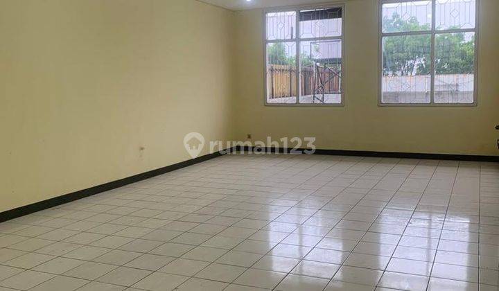 Ruko Sekaligus Rumah Tinggal di Mainroad Ahmad Yani 2