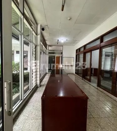 Ruang Usaha Lokasi Strategis Sayap Riau Cocok Untuk Kantor Ruang Usaha Lokasi Strategis Sayap Riau Cocok Untuk Kantor