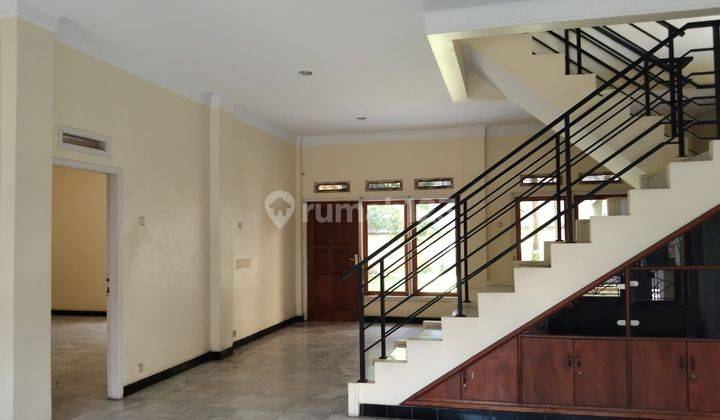 For rent rumah lux luas di sayap buah batu 2