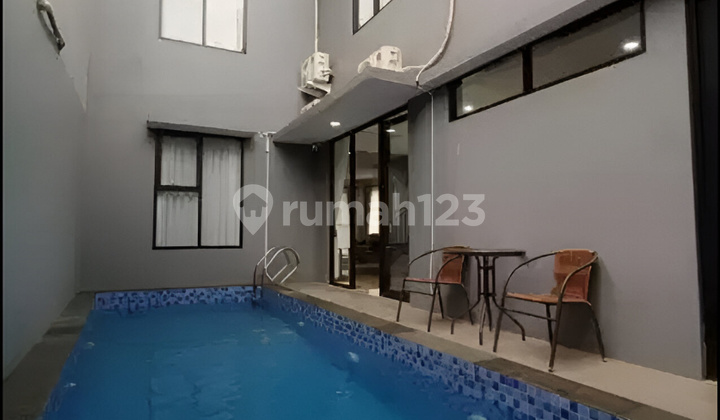 Luxury Hook House Ready to Live with Swimming Pool in Setiabudi Regency