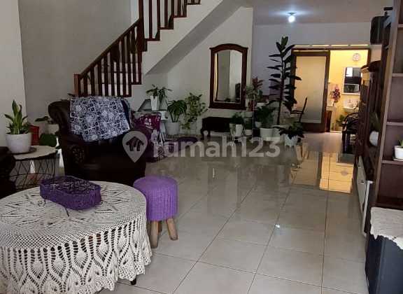 Rumah Asri Terawat di Cigadung Raya Rumah Asri Terawat di Cigadung Raya