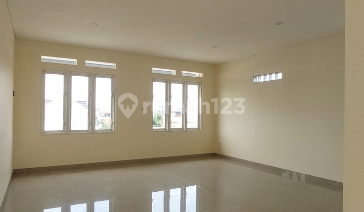 Rumah Baru di Singgasana Pradana Bandung